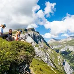 Appartement Clea - Modern Alpine Hideaway *