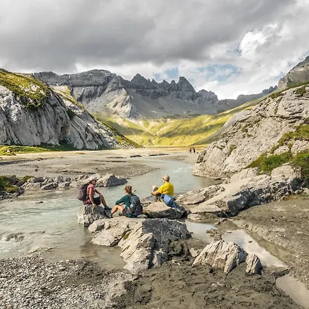 Clea - Modern Alpine Hideaway